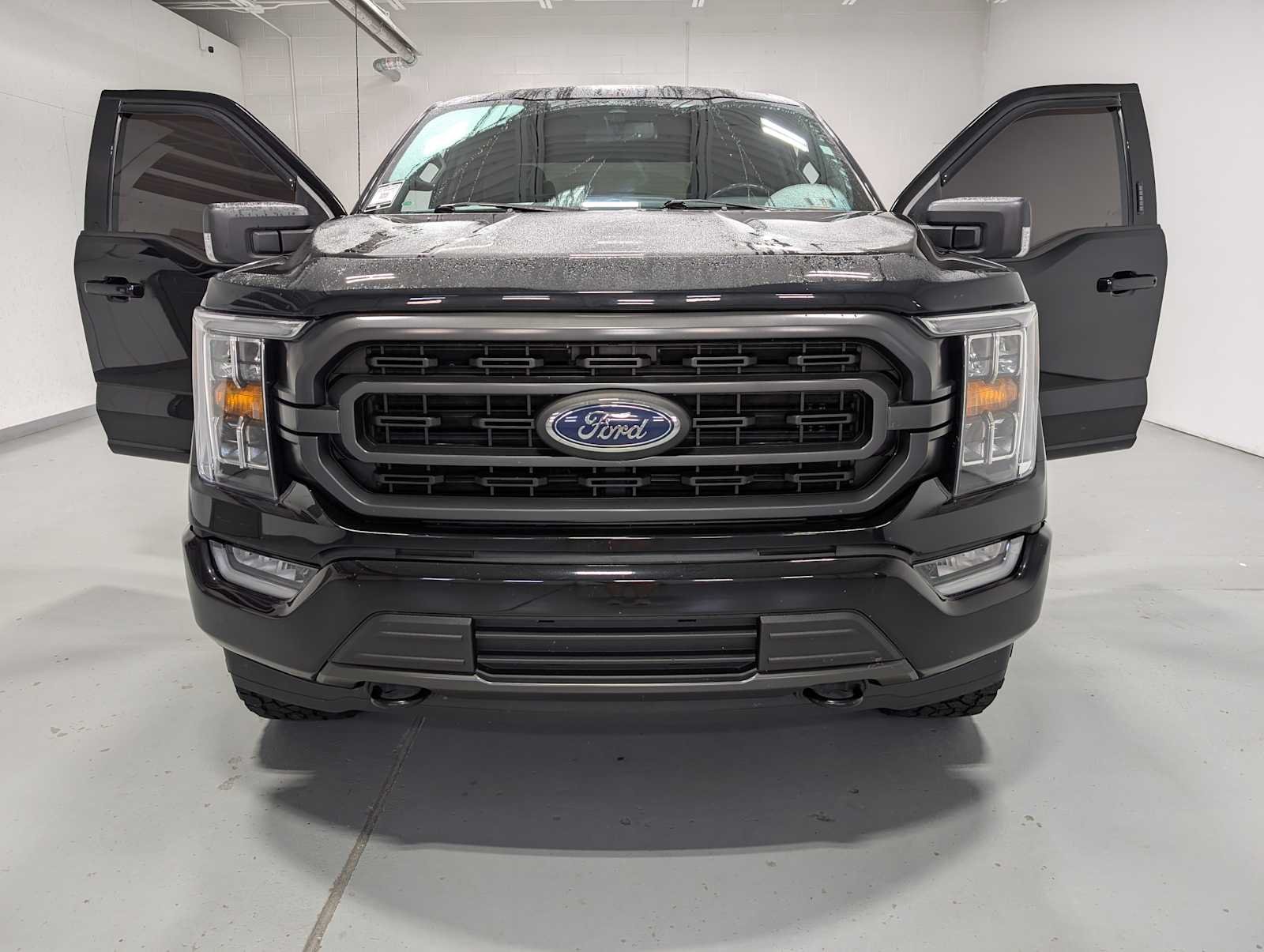 Used 2021 Agate Black Ford XLT image 16