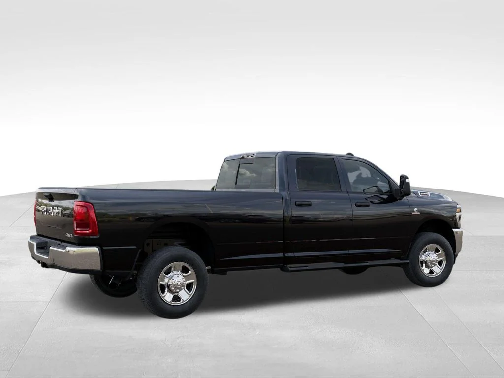 New 2026 Diamond Black Crystal Pearl-Coat Exterior Paint RAM Tradesman image 4