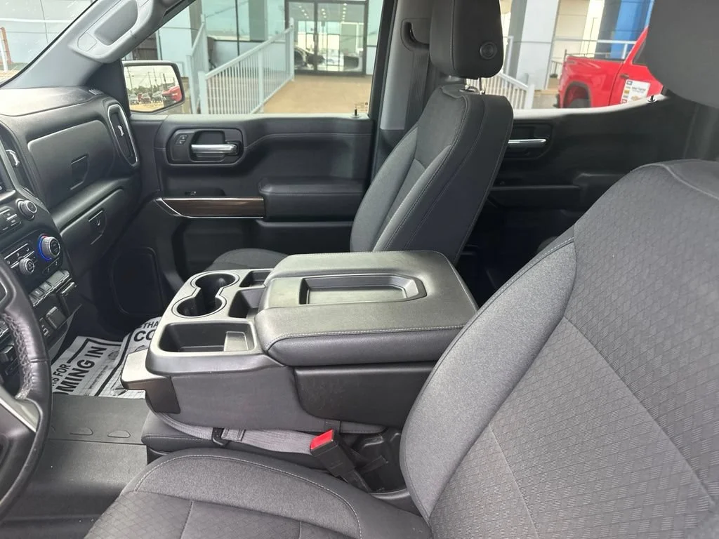 Used 2022 Iridescent Pearl Tricoat Chevrolet LT image 3