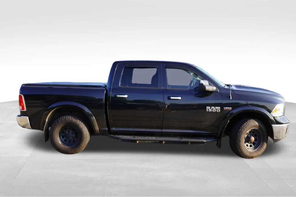 Used 2016 Brilliant Black Crystal Pearlcoat Ram Laramie image 2
