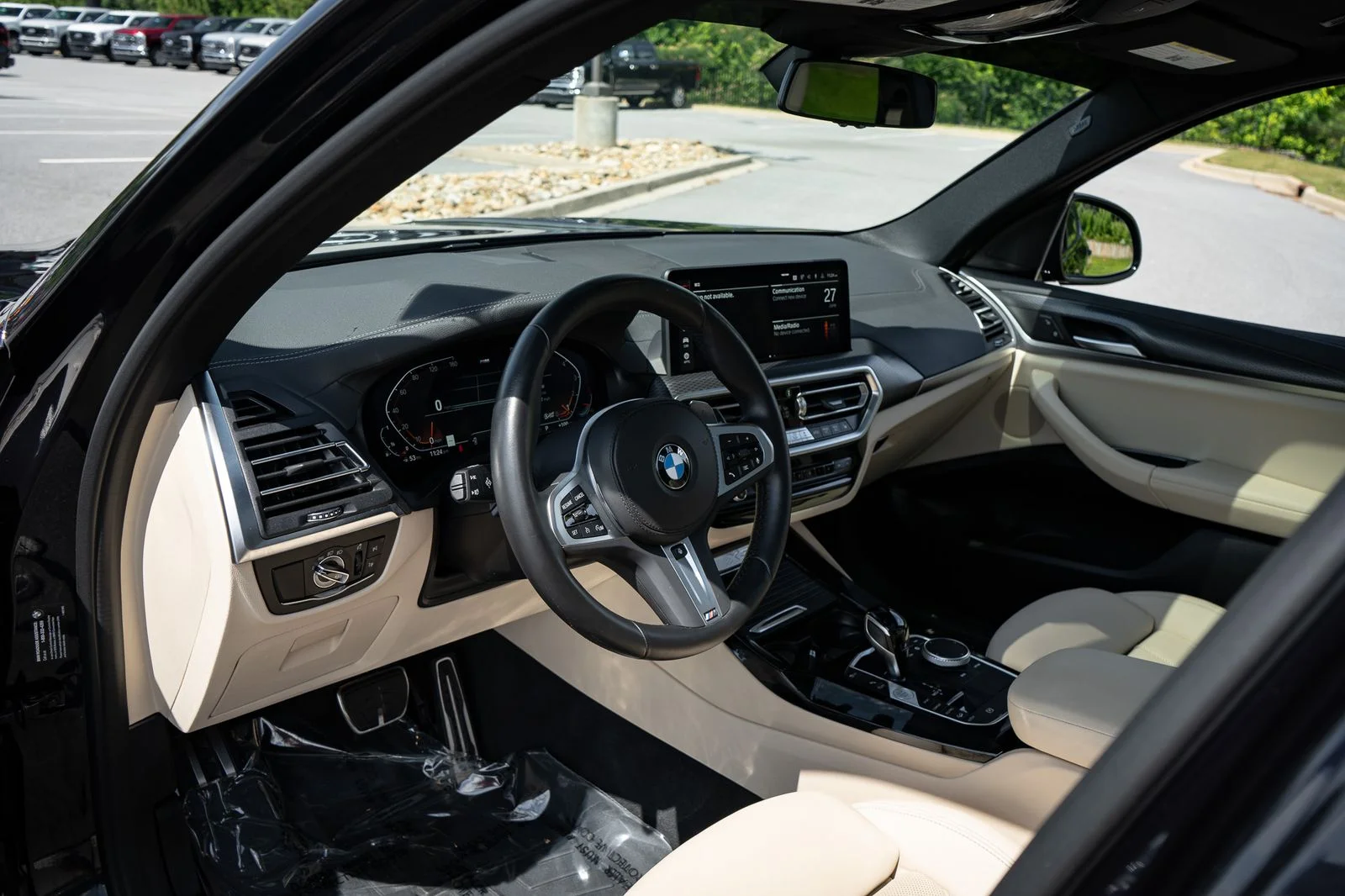 Used 2022 Black BMW xDrive30i image 13