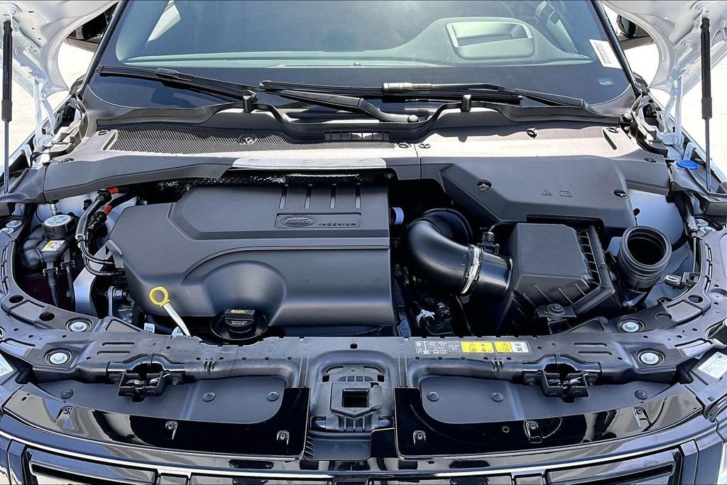 New 2026 FUJI WHITE Land Rover S image 12