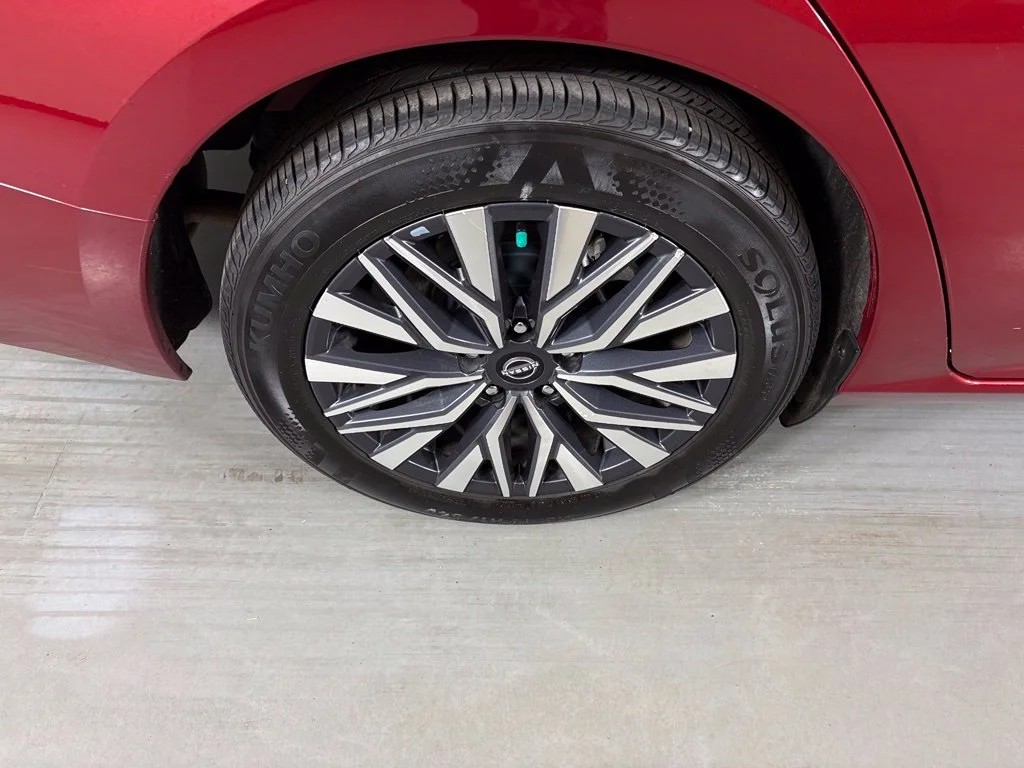 Used 2024 Red Nissan 2.5 SV image 11