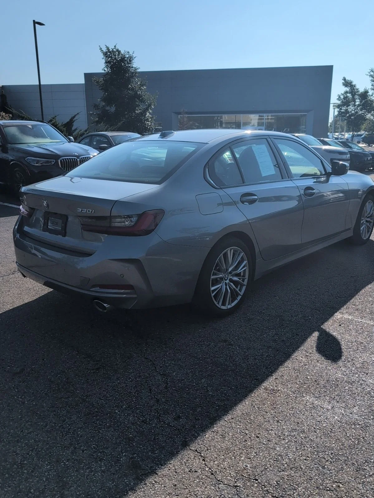 Used 2023 Gray BMW  image 3