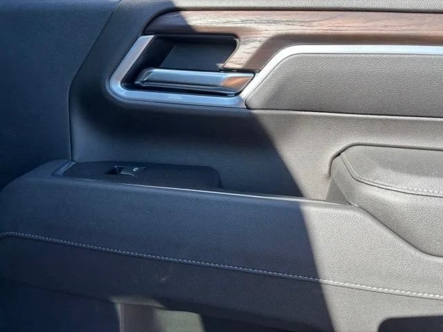 New 2026 Onyx Black GMC SLT image 21