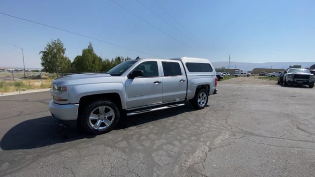 Used 2018 SILVER ICE METALLIC Chevrolet Custom image 4
