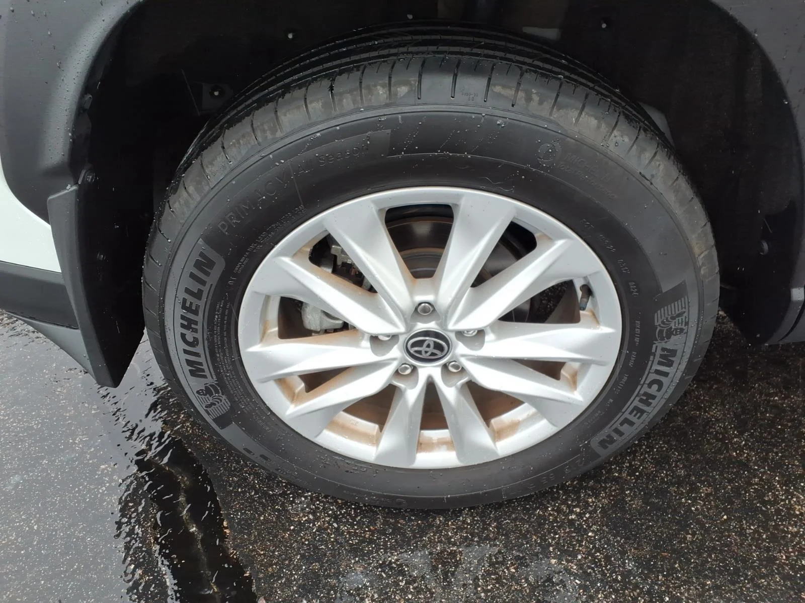 Used 2024 Wind Chill Pearl Toyota LE image 11