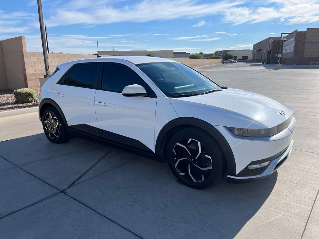 Used 2023 White Hyundai SEL image 4