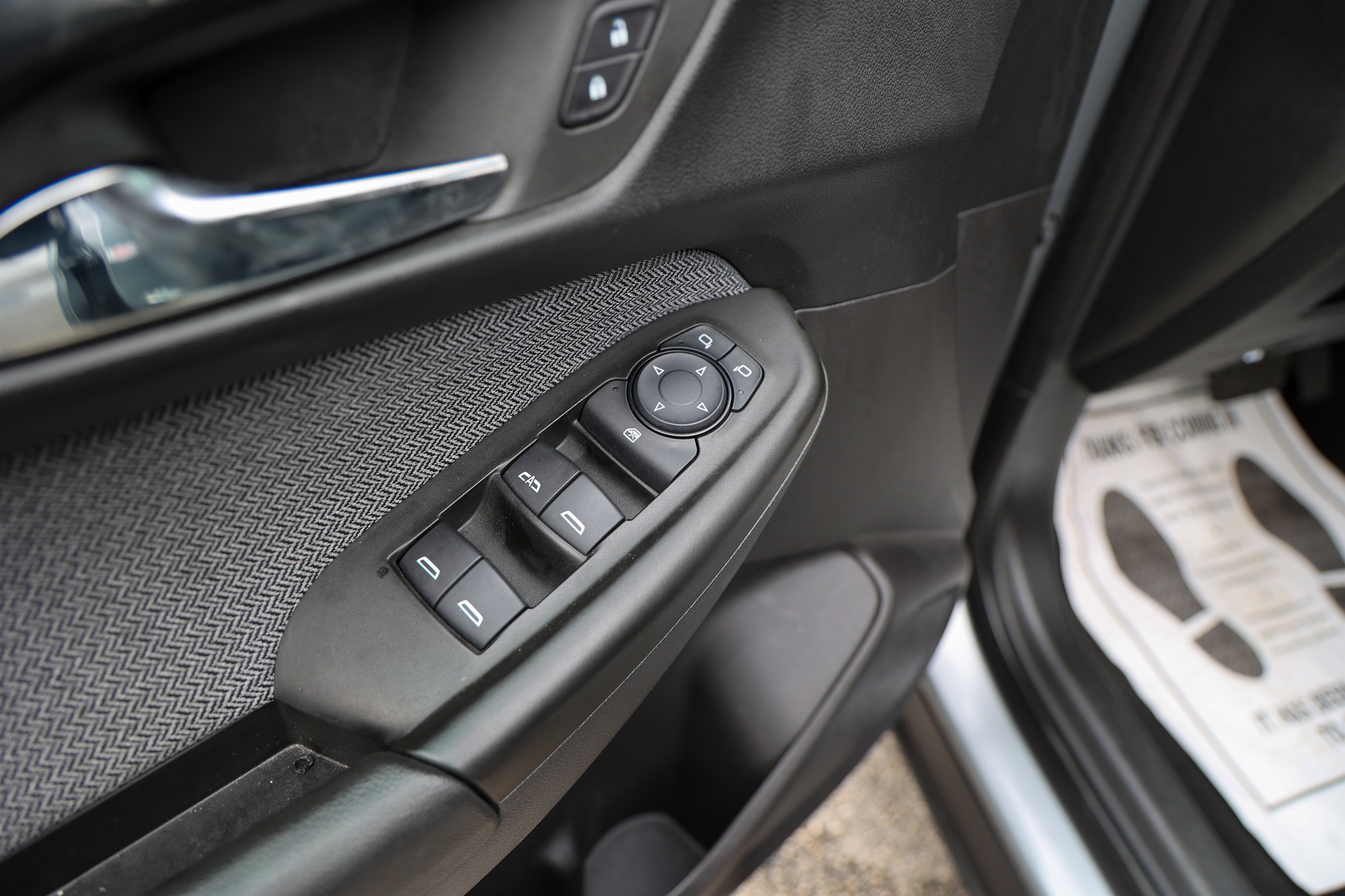 Used 2025 Sterling Gray Metallic Chevrolet LT image 29