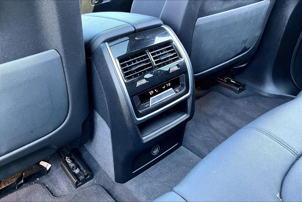 Used 2022 Gray BMW sDrive40i image 25