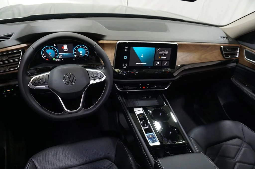 New 2026 Green Volkswagen 2.0T SE w/Technology image 14