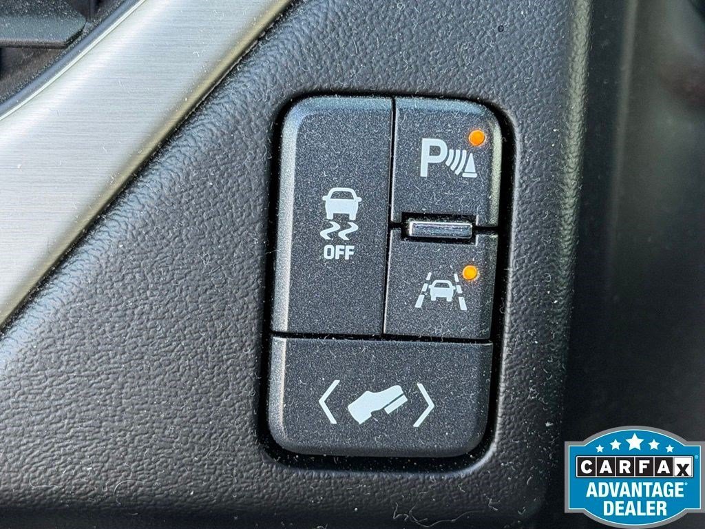 Used 2018 IRIDIUM METALLIC GMC Denali image 16