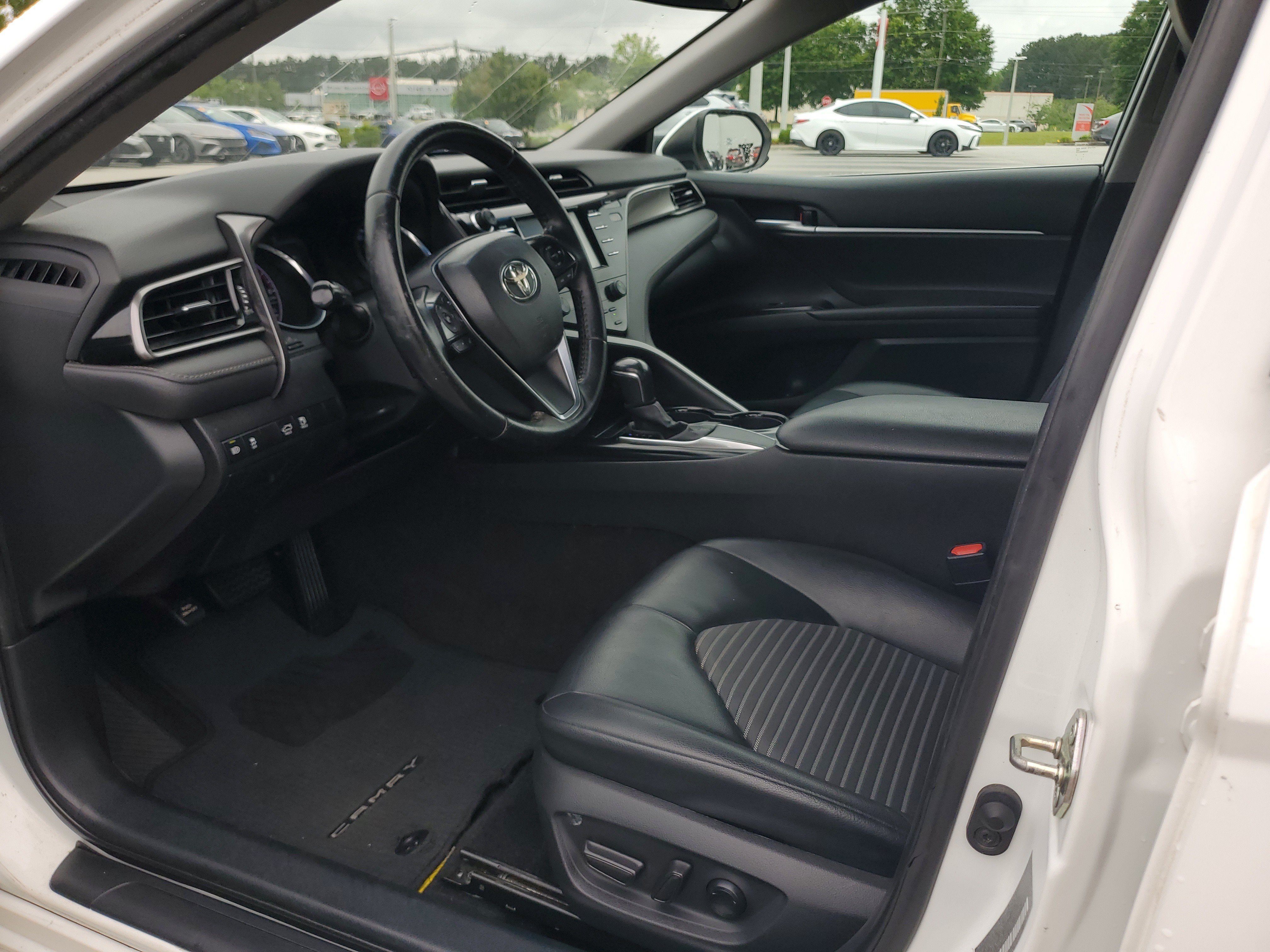 Used 2020 White Toyota SE image 14