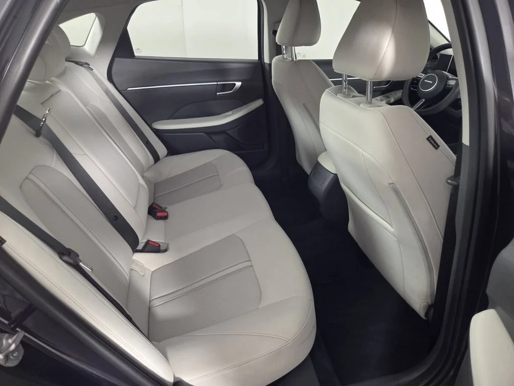 Used 2024 Carbon Blue Hyundai SEL image 27