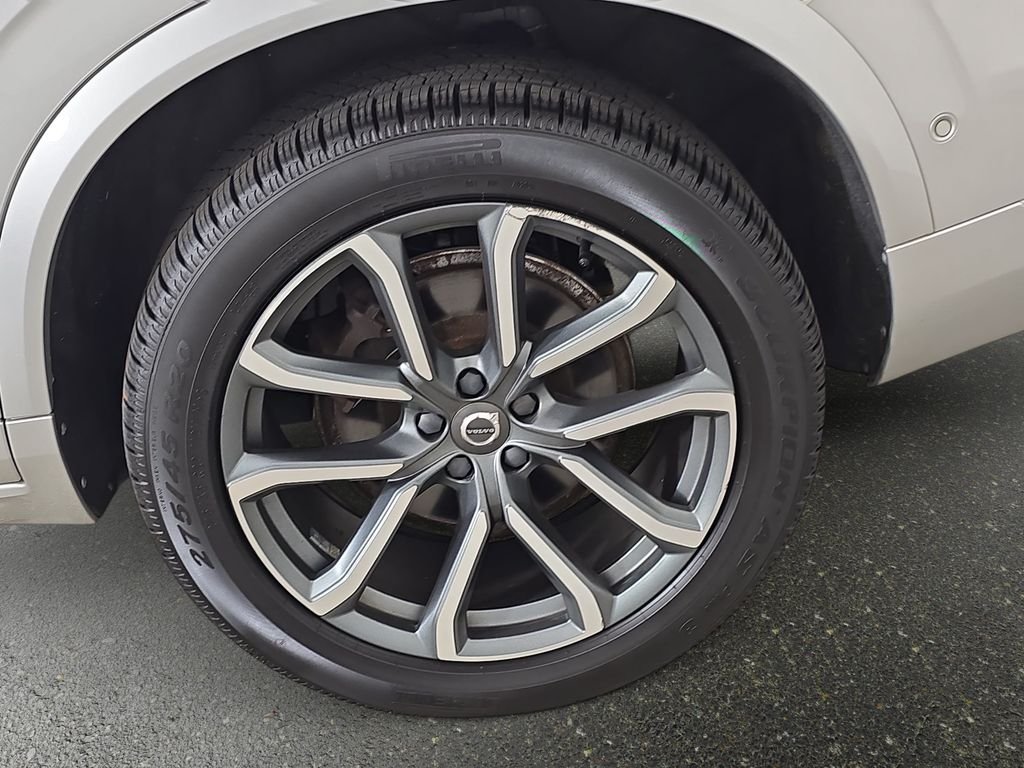 Used 2017 Bright Silver Metallic Volvo T6 Momentum image 38