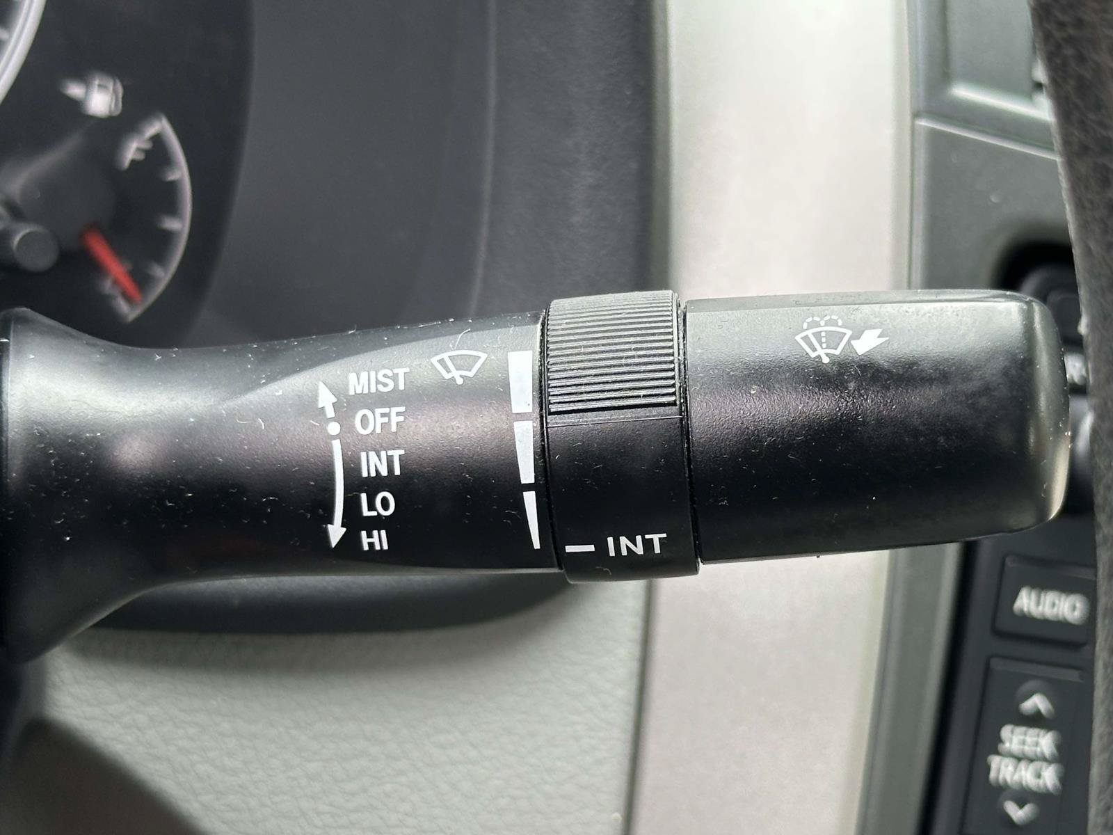 Used 2013 Gray Toyota LE image 27
