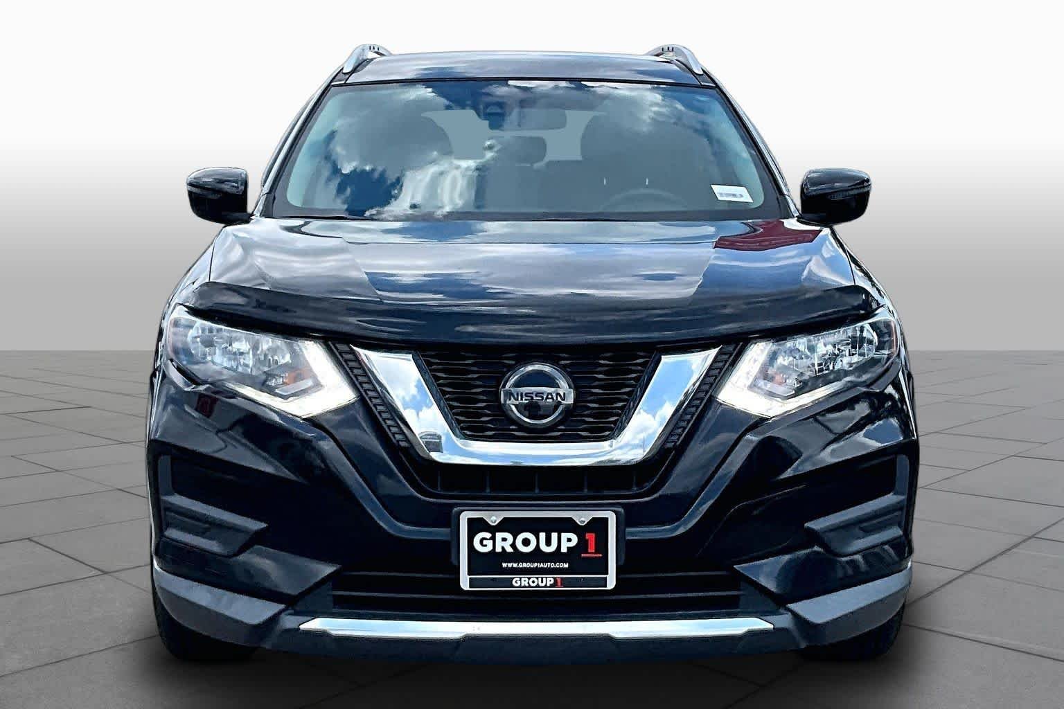 Used 2020 MAGNETIC BLACK Nissan SV image 4