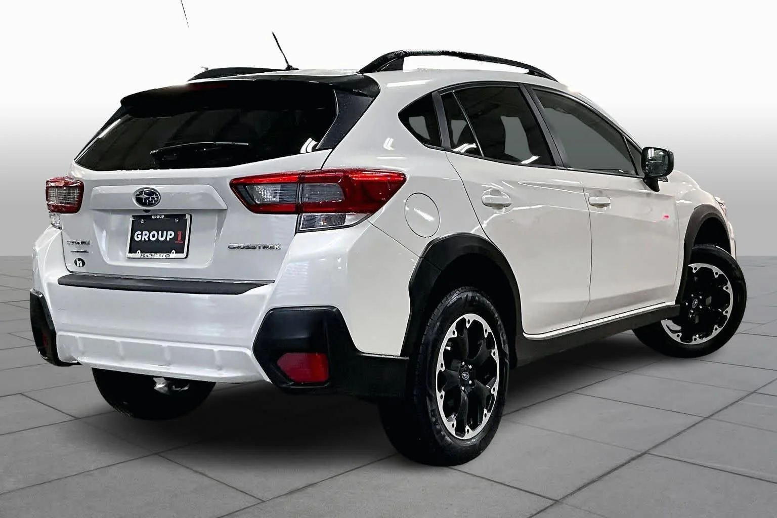 Used 2021 Crystal White Pearl Subaru  image 13