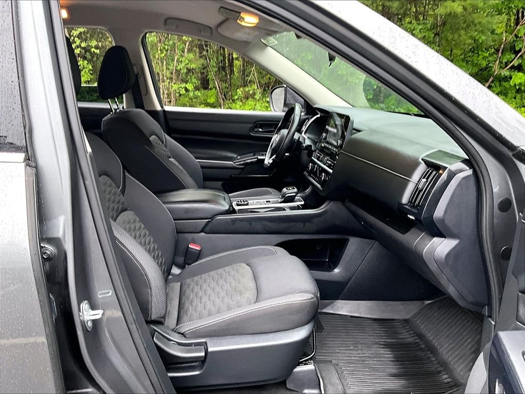 Used 2023 Gun Metallic Nissan SV image 14