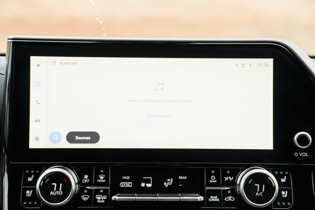 2023 Toyota Highlander Limited - Photo 21