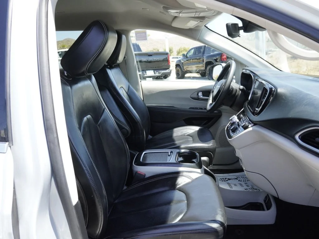 2023 Chrysler Pacifica Touring L - Photo 21