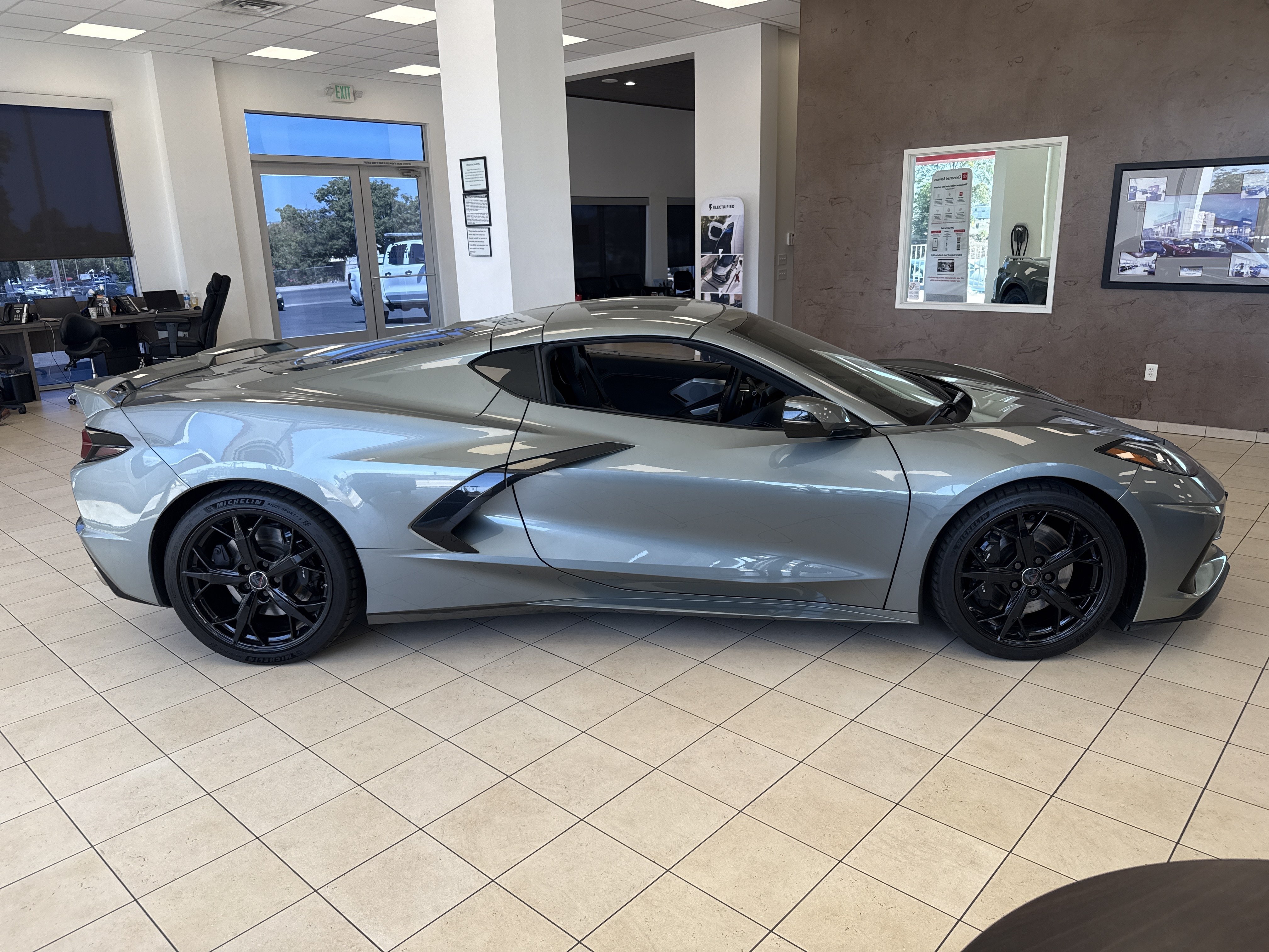 Used 2022 Gray Metallic Chevrolet 3LT image 6