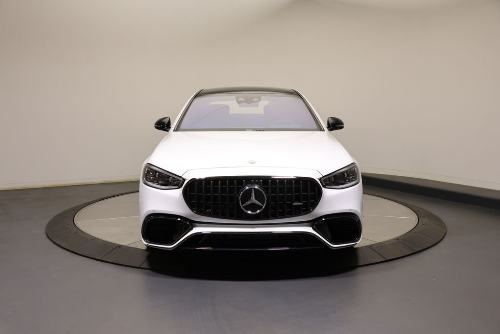 New 2026 MANUFAKTUR Moonlight White Metallic Mercedes-Benz S 63 E AMG® image 2