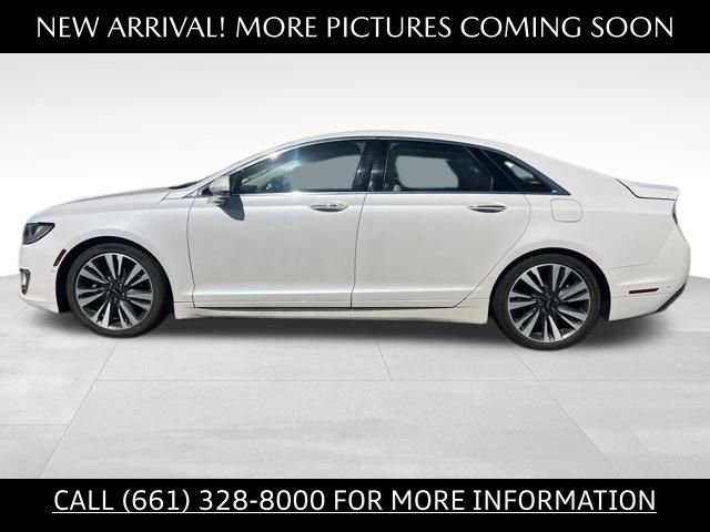 Used 2017 White Lincoln Reserve image 2