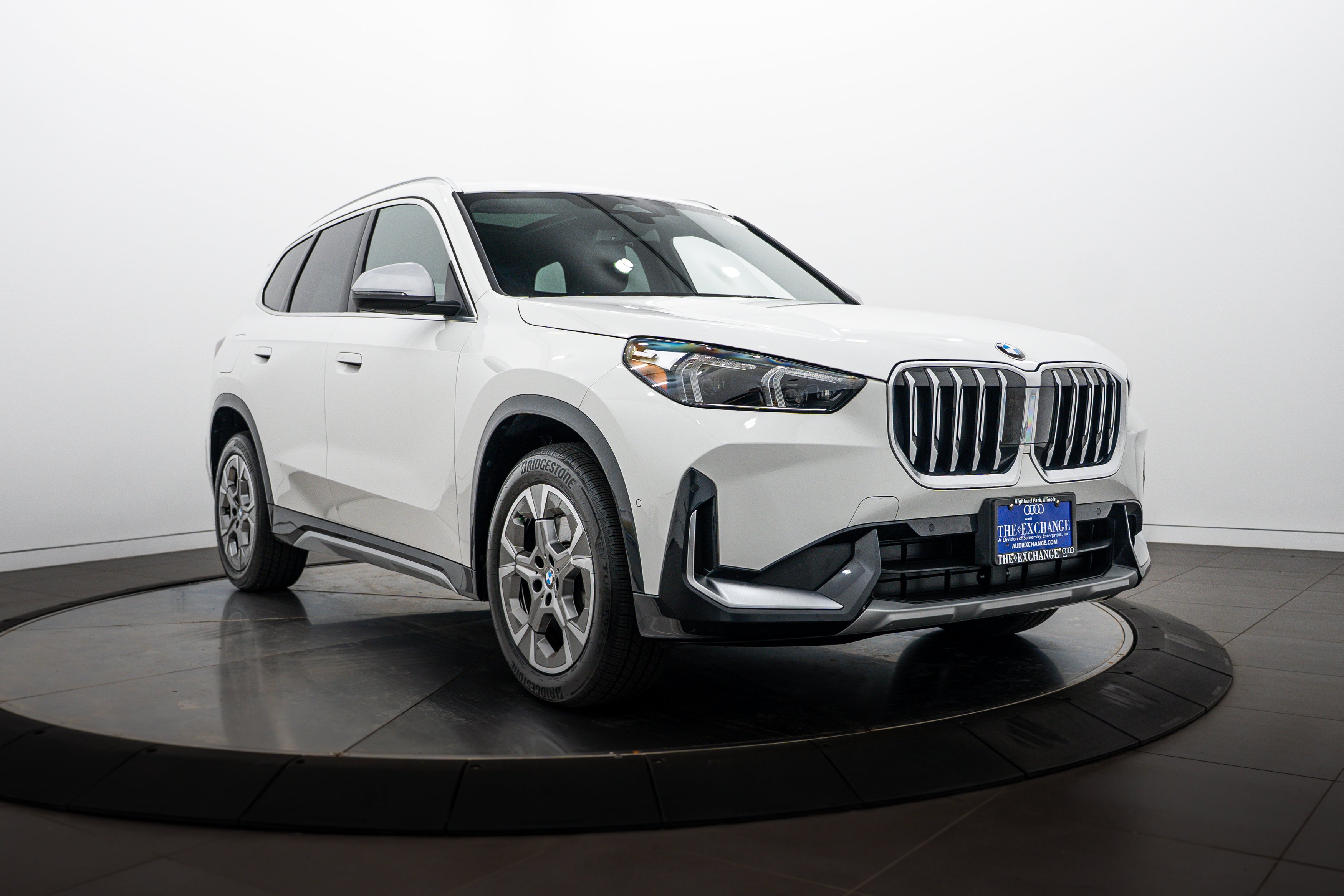 Used 2023 Alpine White BMW xDrive28i image 2
