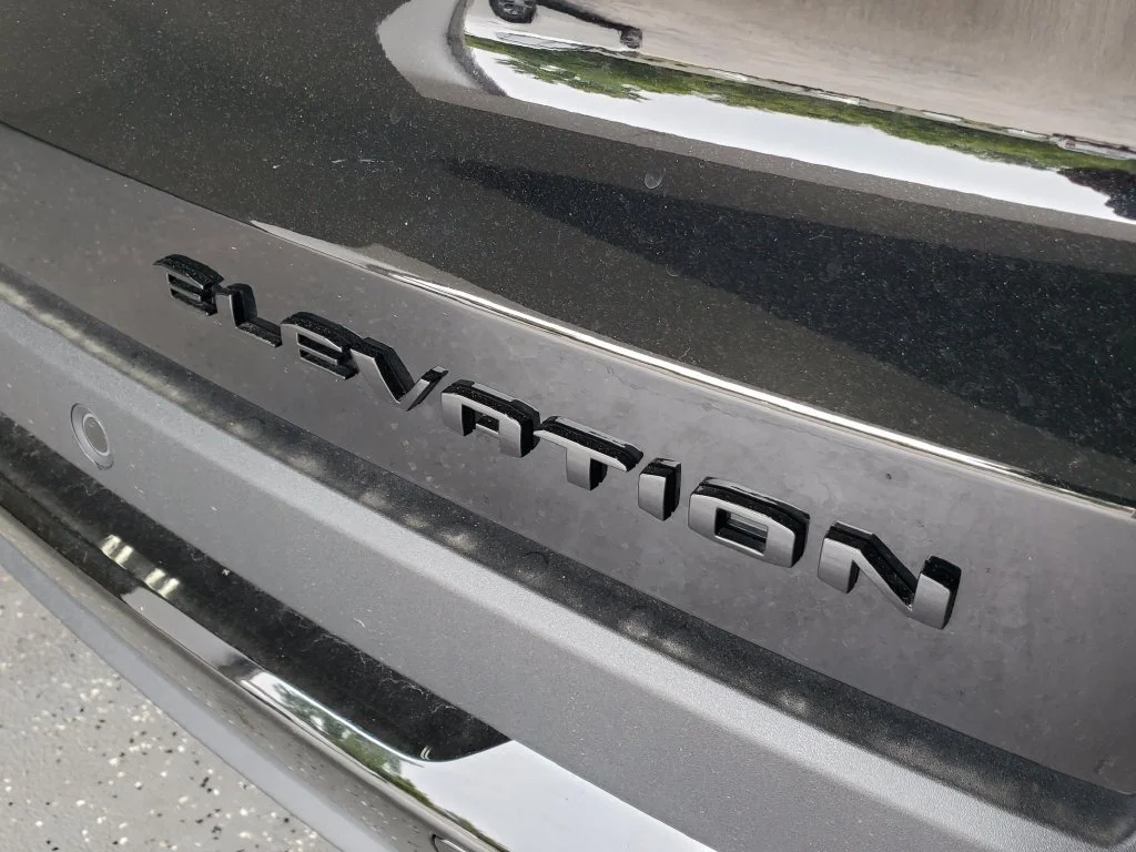 New 2027 Ebony Twilight Metallic GMC Elevation image 28