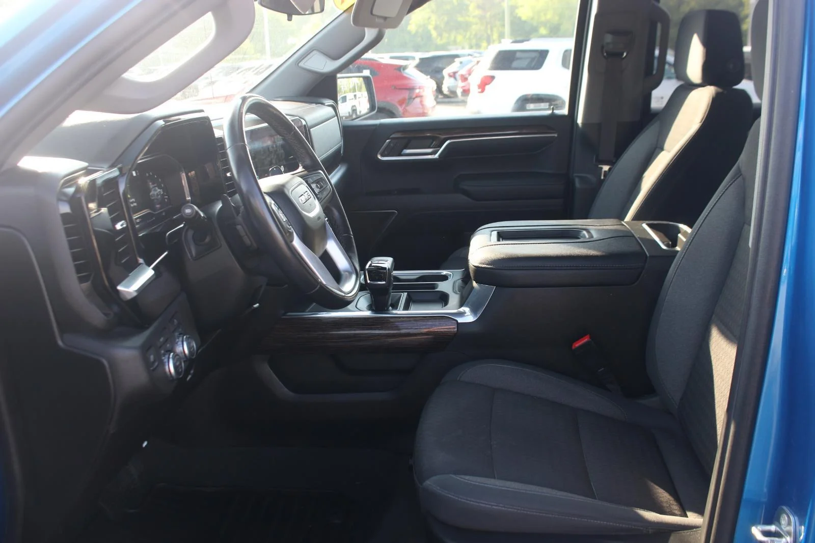 Used 2022 Dynamic Blue Metallic GMC Elevation image 17