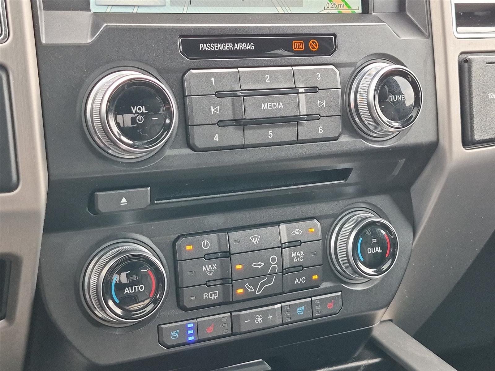Used 2018 Shadow Black Ford Platinum image 28
