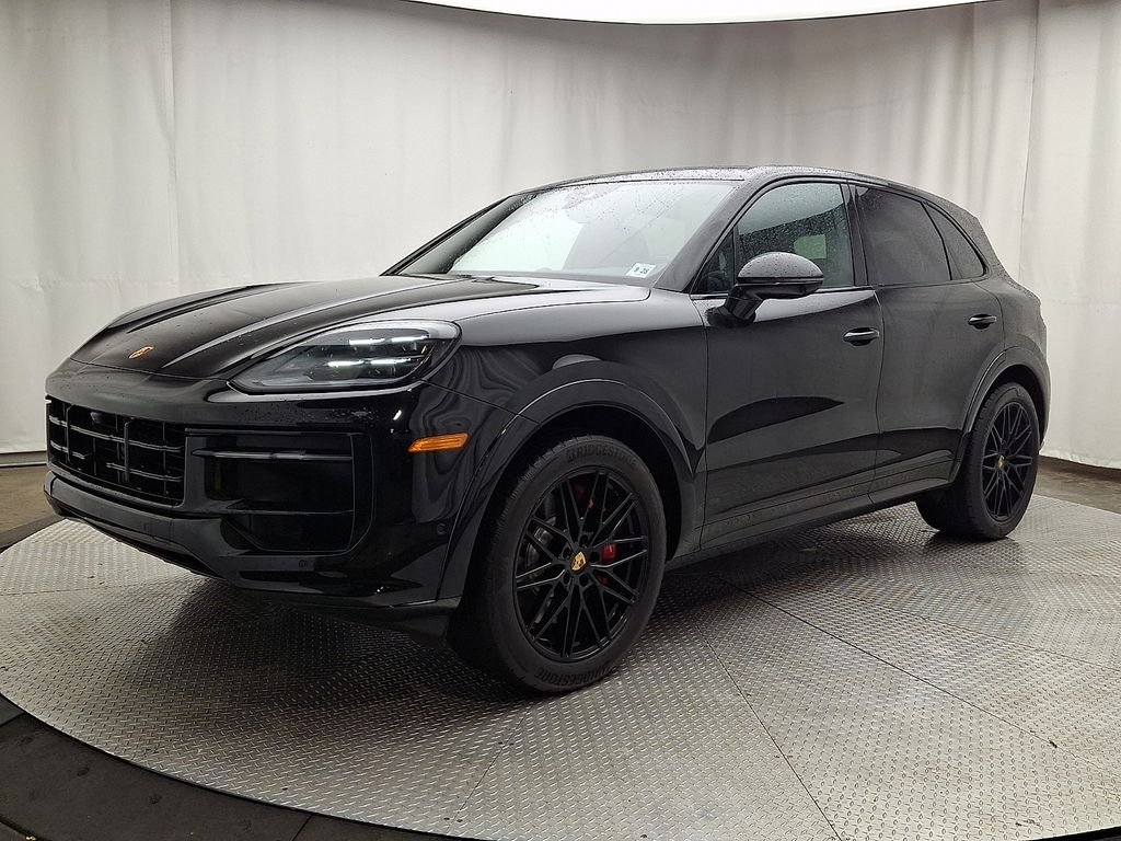 2024 Porsche Cayenne S's photo