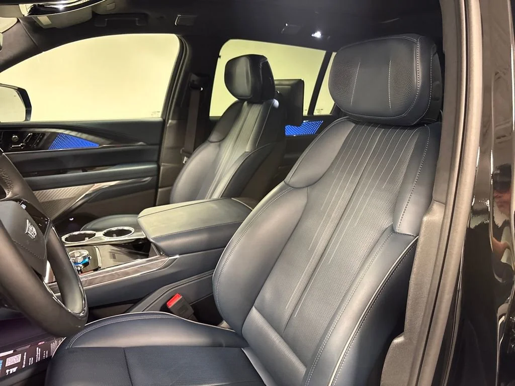 2025 Cadillac Escalade IQ Luxury 2 - Photo 26