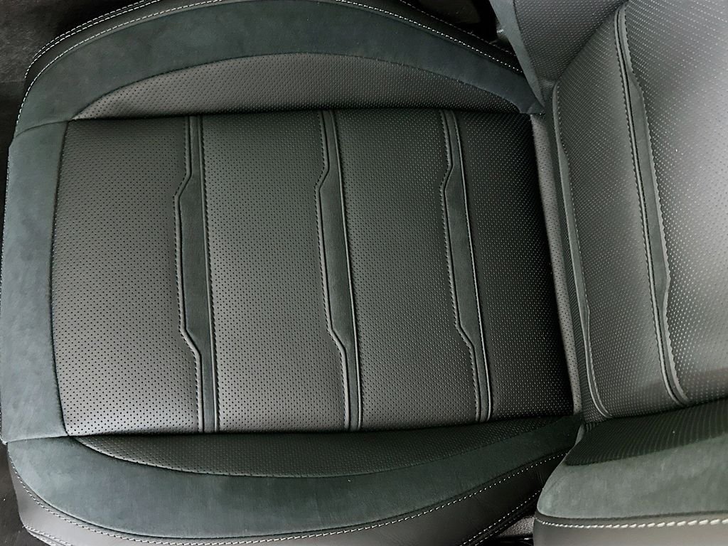 New 2026 MANUFAKTUR Alpine Grey Mercedes-Benz GLE 53 AMG® image 19