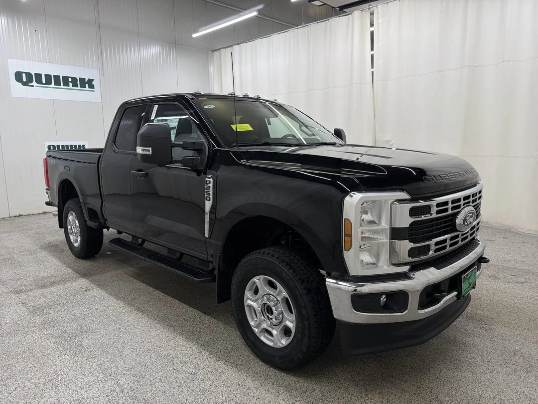 New 2027 Agate Black Metallic Ford F-250® XLT image 1