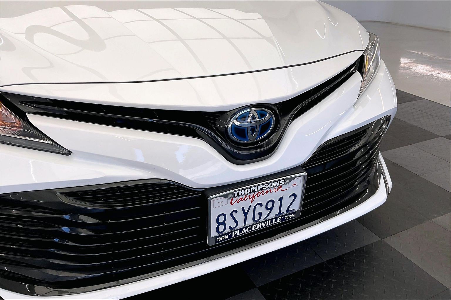 Used 2020 Super White Toyota LE image 31