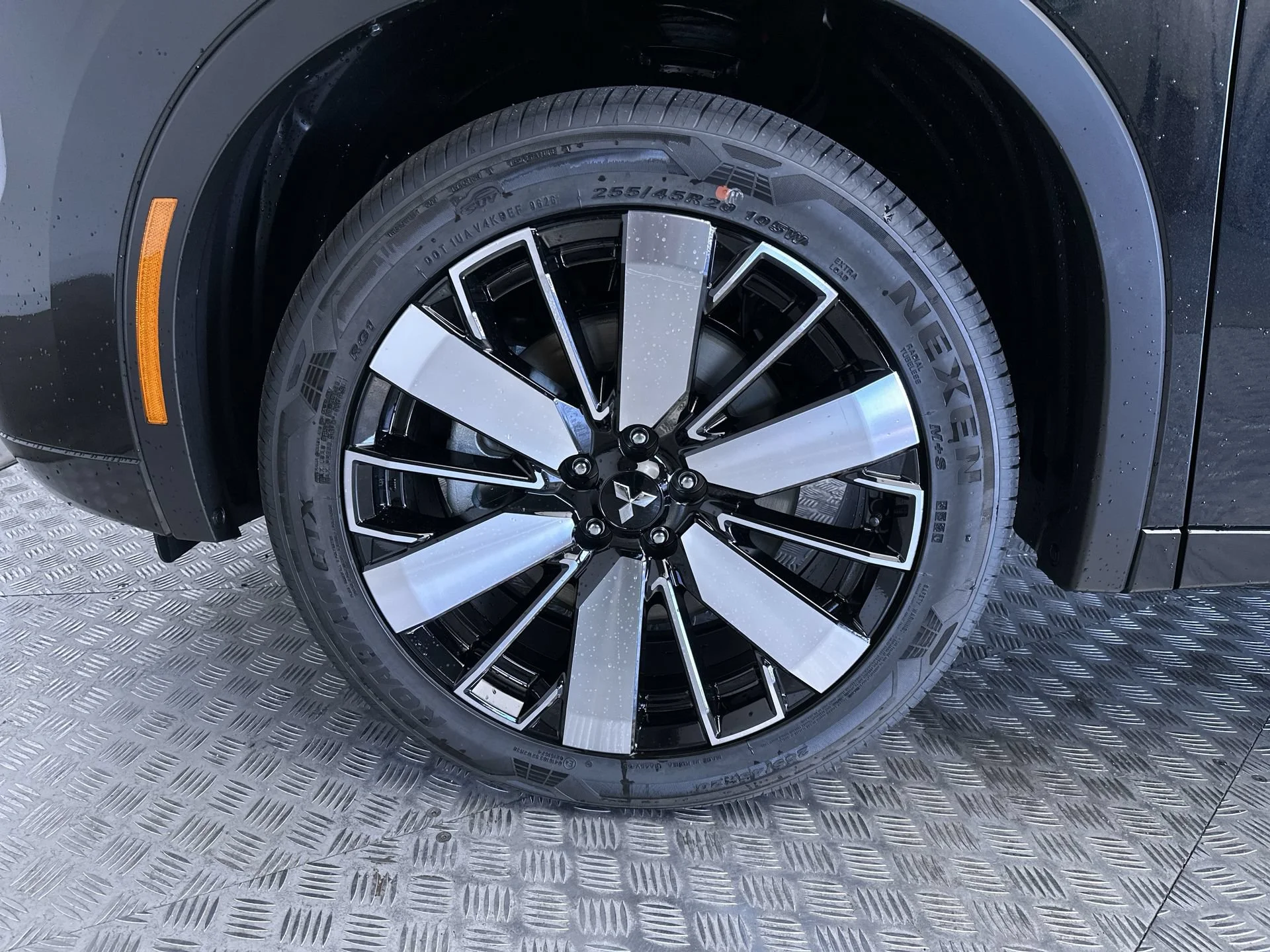 New 2026 Black Diamond Mitsubishi SEL image 28