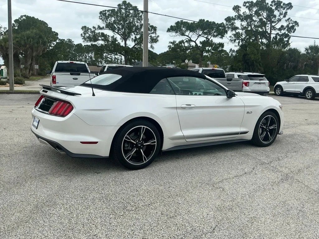 Used 2017 White Ford GT Premium image 14