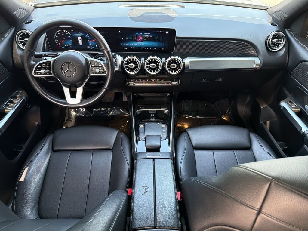 Used 2021 Silver Mercedes-Benz GLB 250 image 4