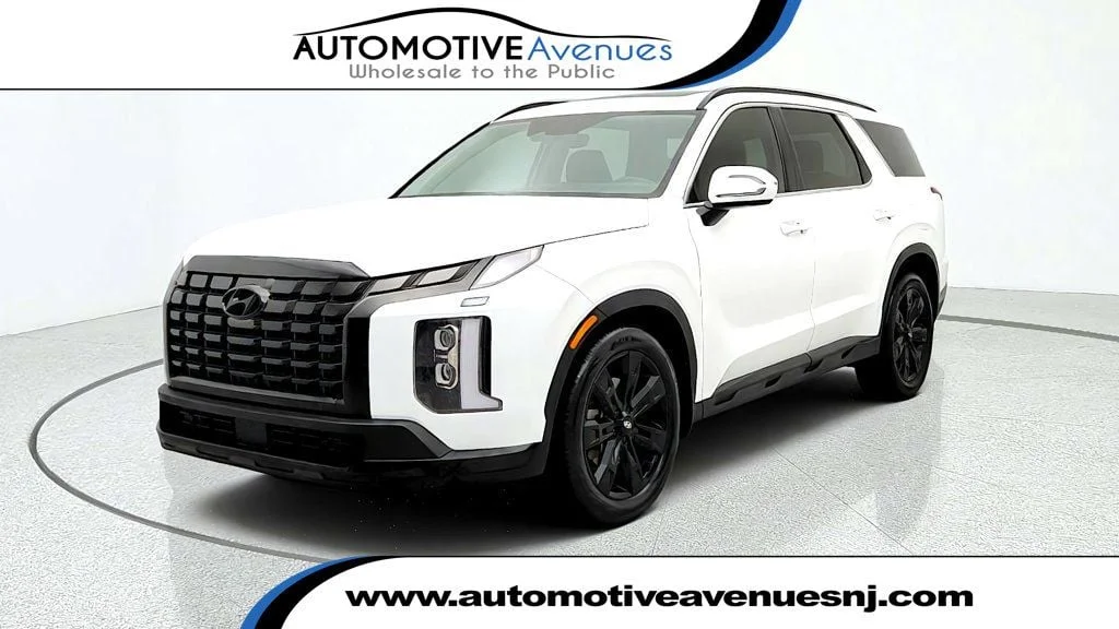 Used 2023 Hyper White Hyundai XRT AWD image 1