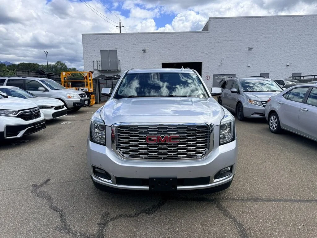 Used 2020 Quicksilver Metallic GMC 4x4 Denali Dilawri Certified   Local BC   Regularl image 3