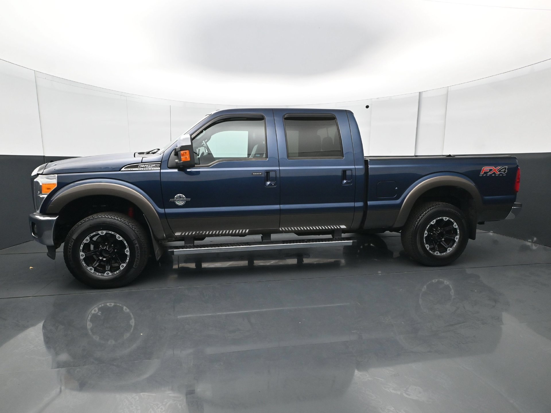 Used 2016  Ford  image 2