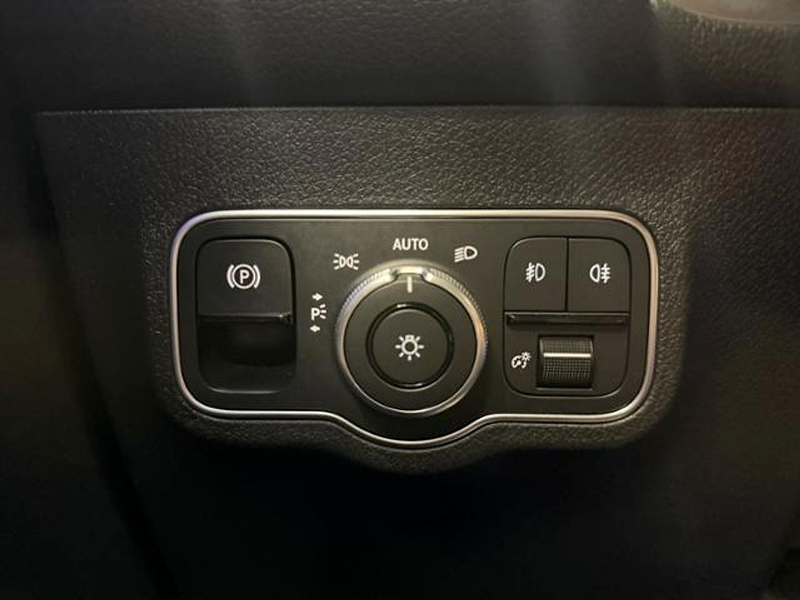 Used 2025 Night Black Mercedes-Benz  image 22