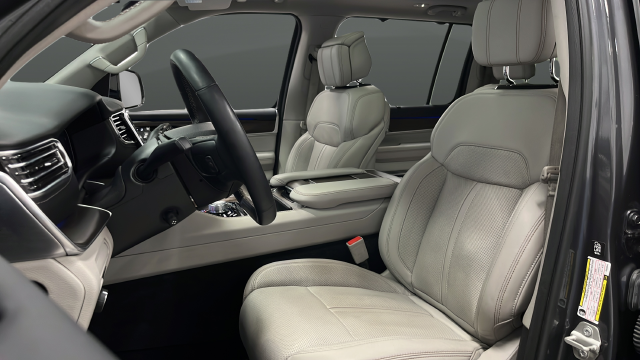 Used 2023 Baltic Gray Metallic Clearcoat Jeep Base image 9