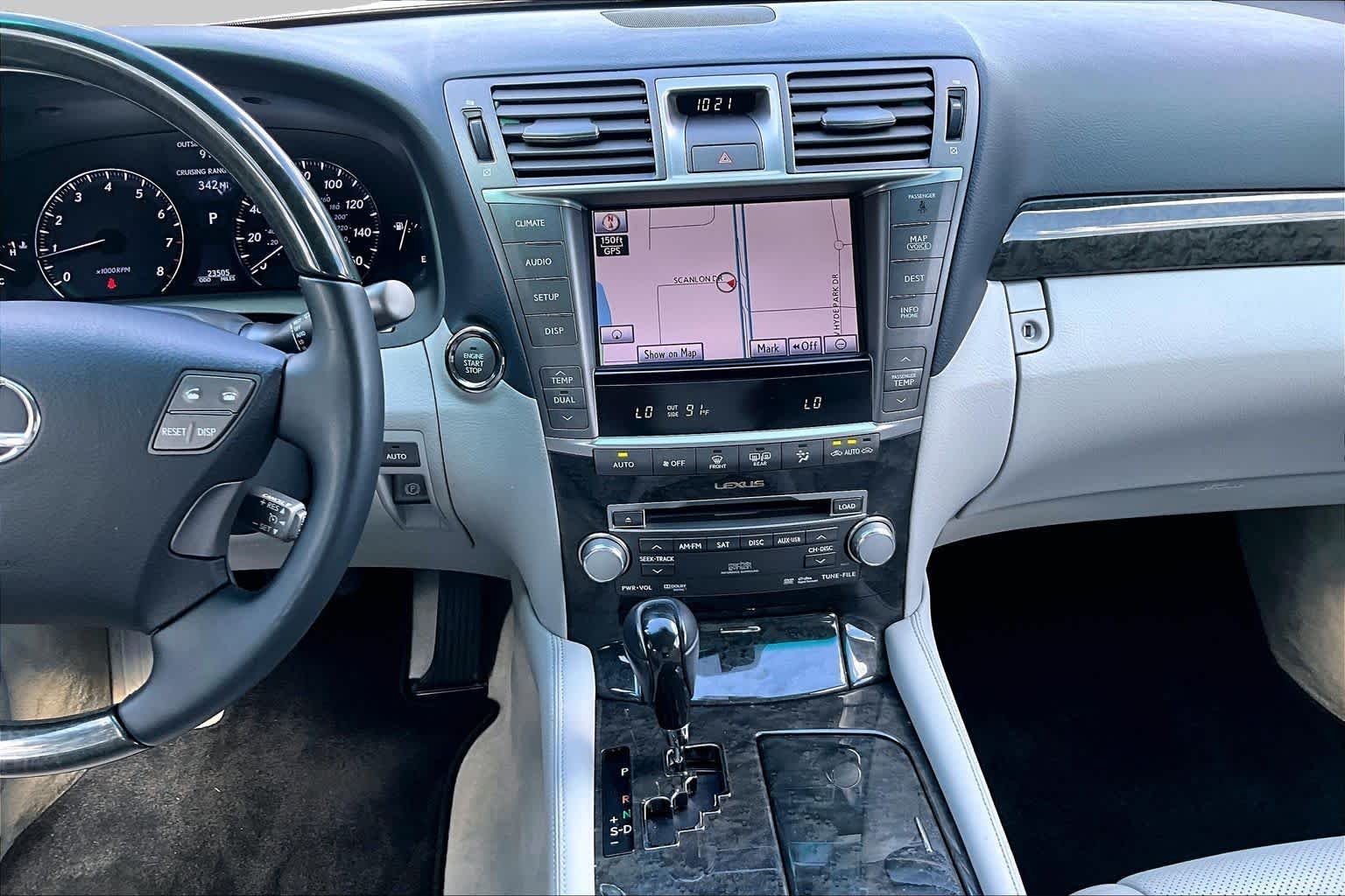 Used 2012 Obsidian Lexus  image 6