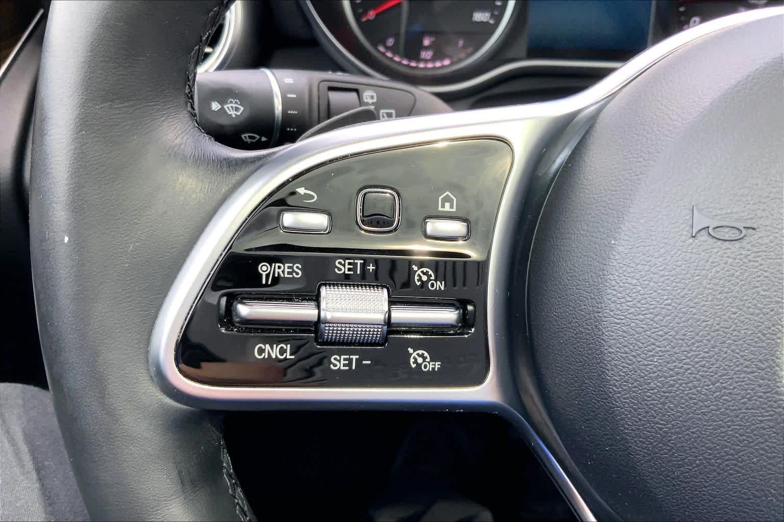 Used 2021 Black Mercedes-Benz GLC 300 image 23