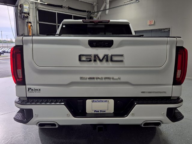 Used 2022 White GMC Denali Ultimate image 8
