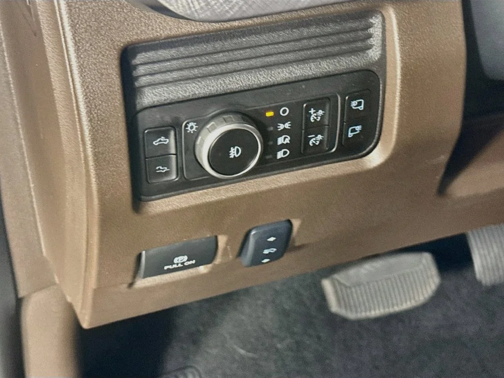 Used 2025 Brown Ford King Ranch image 10