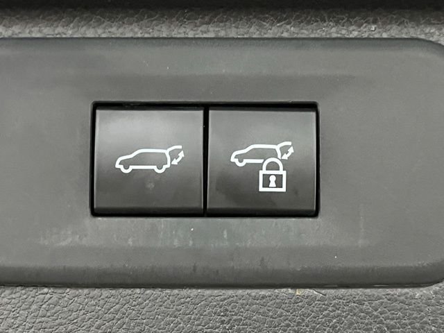 Used 2024 Black Toyota MAX Platinum image 15